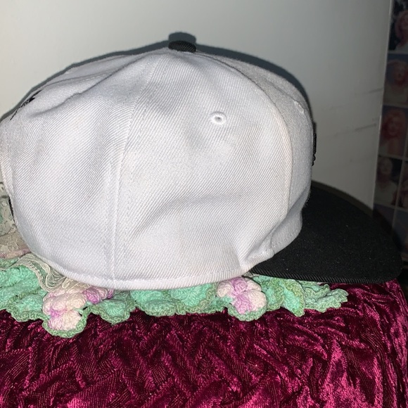 Adidas hat white & black Adidas Mens baseball cap - Picture 4 of 13